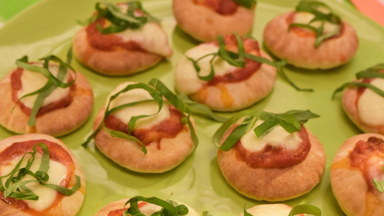 Sunny's Margarita Pita Pizza