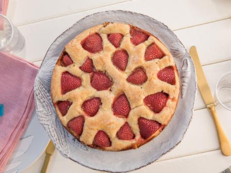 Giada's Strawberry Cake