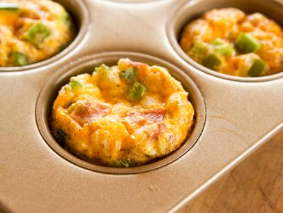 Food Network™ Microwave Egg 'N Muffin Maker  Food network recipes, Microwave  eggs, Muffin maker