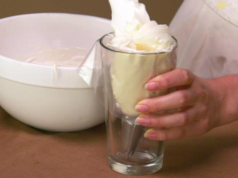 How to Use Piping Bags