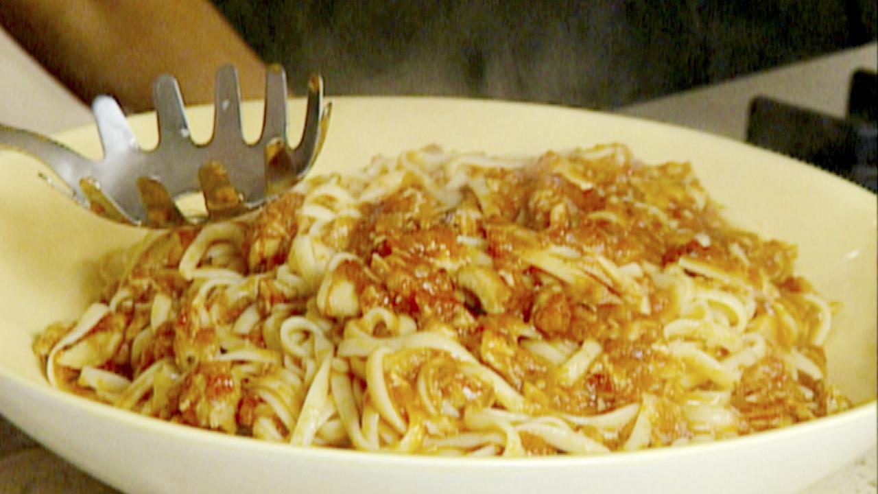 Linguine with Chicken Ragu