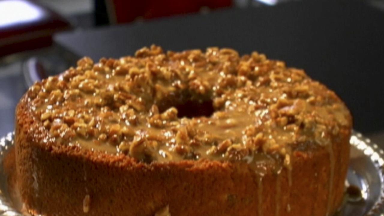 Kansas City Caramel Pecan Cake
