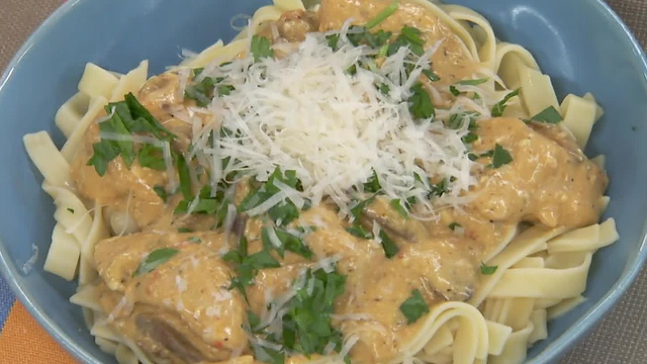 Slow-Cooker Golden Chicken Pasta