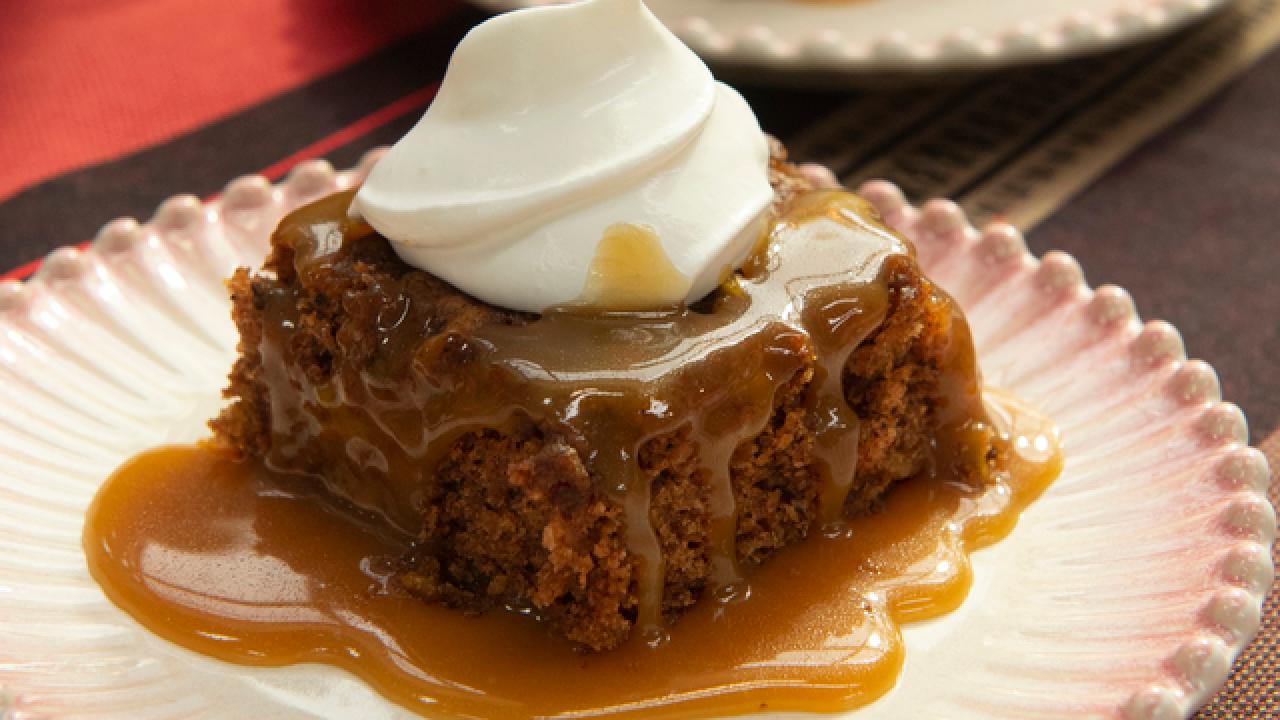 Fresh Apple Cake with Homemade Caramel Sauce