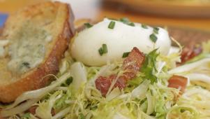 Frisee aux Lardons