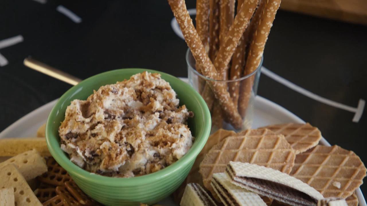 Cookie Cheesecake Dip