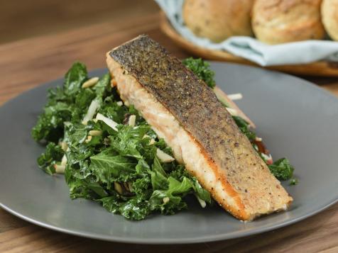 Salmon with Kale-Apple Salad