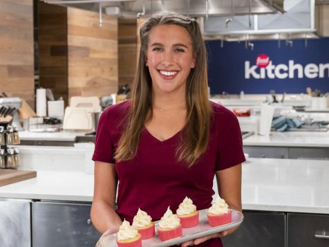 How to Decorate Cupcakes with Vanilla Buttercream and Edible Gold