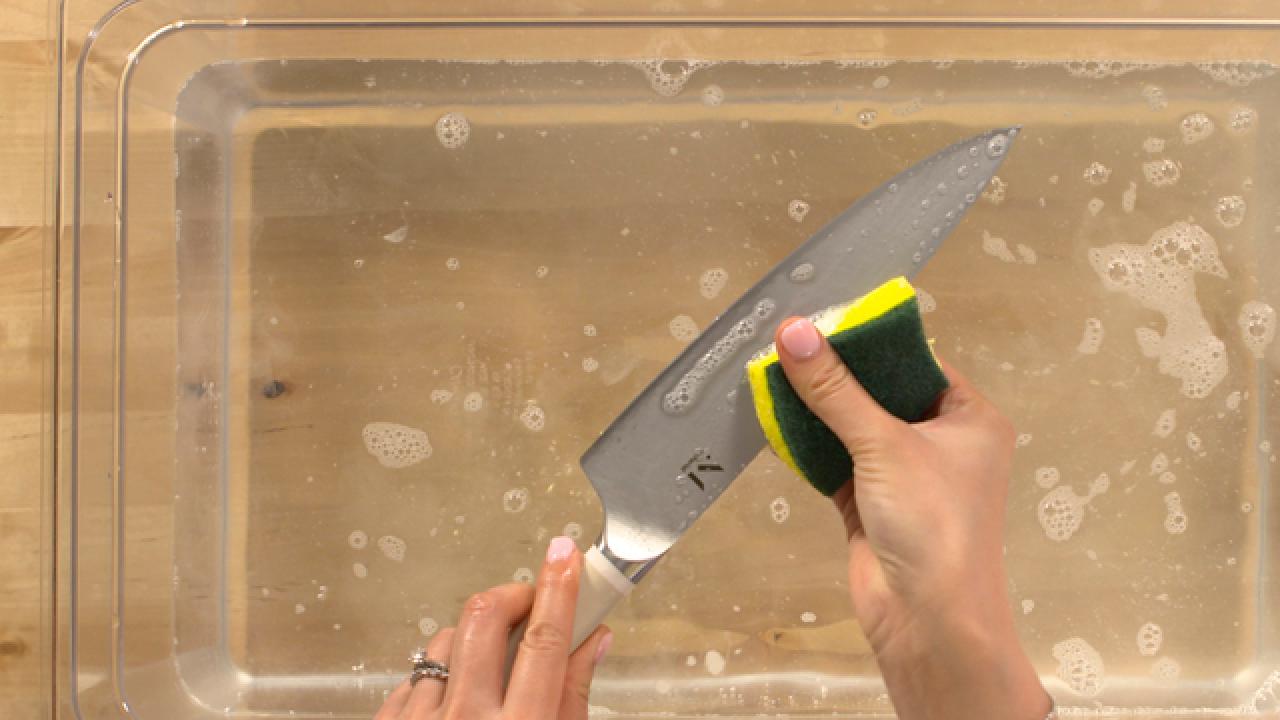 How to Clean Knives