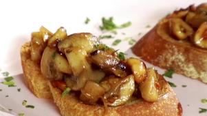 Roasted Mushroom Crostini