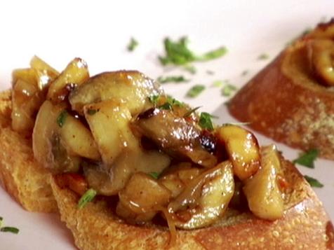 Roasted Mushroom Crostini