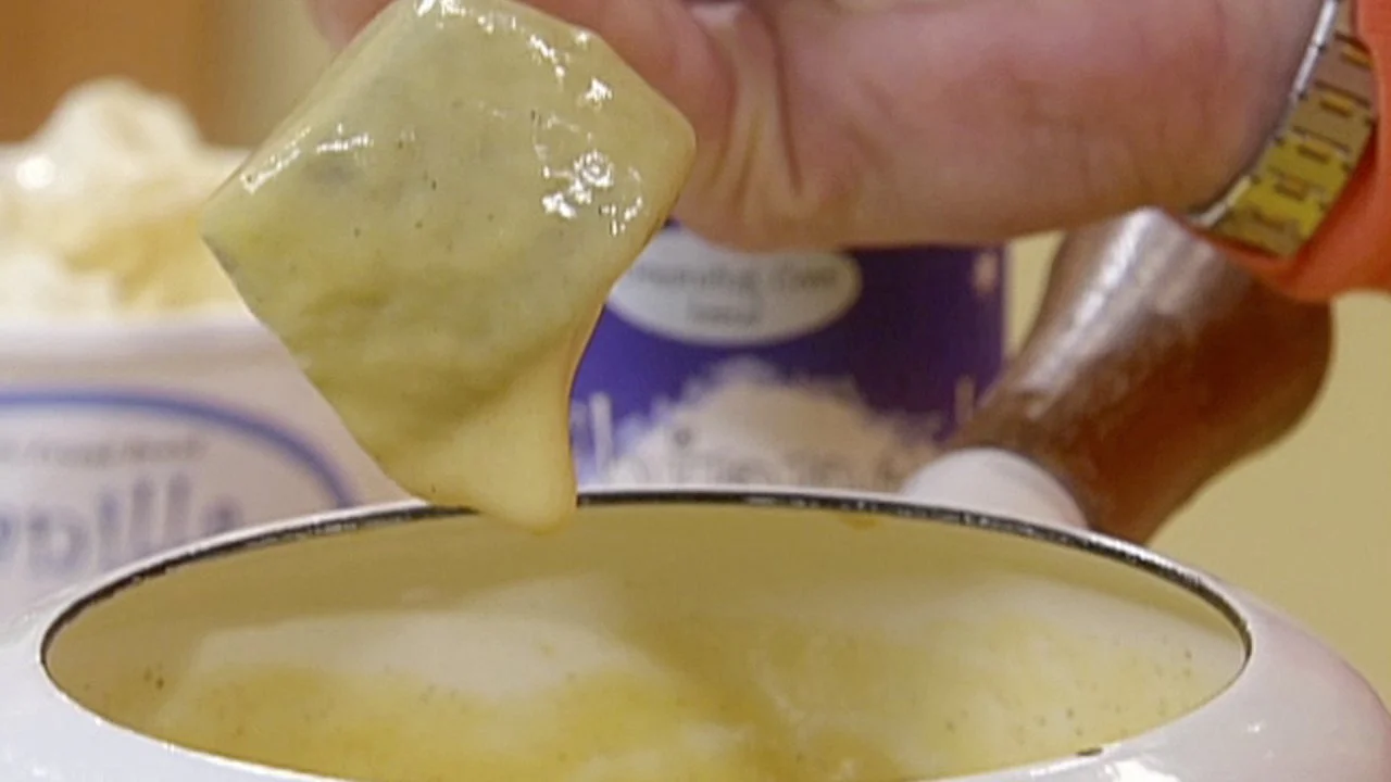 Cheddar and Beer Fondue