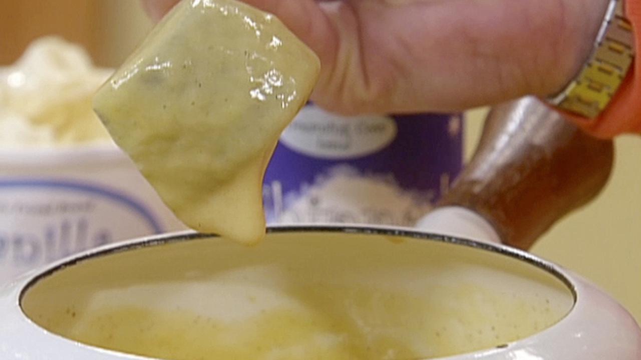 Cheddar and Beer Fondue