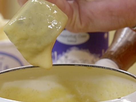 Cheddar and Beer Fondue