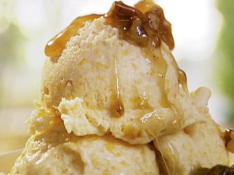 Praline Topped Peach Ice Cream