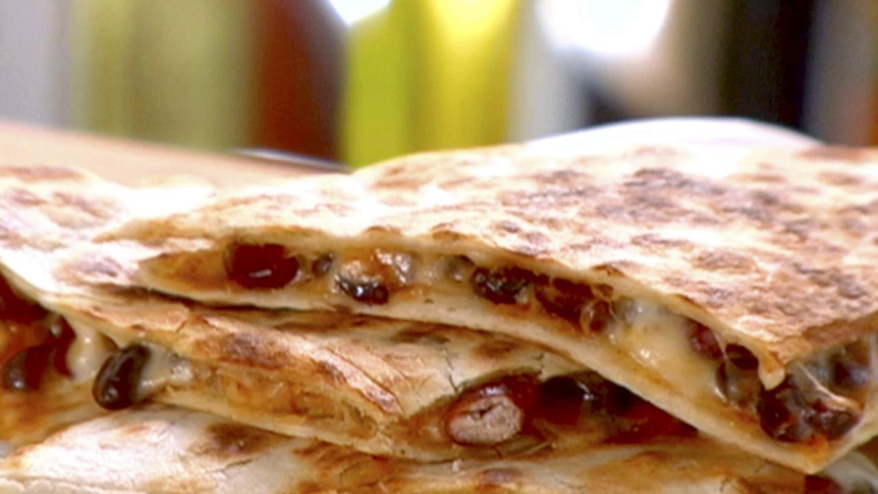 R2R: 3-Bean Chili Quesadilla