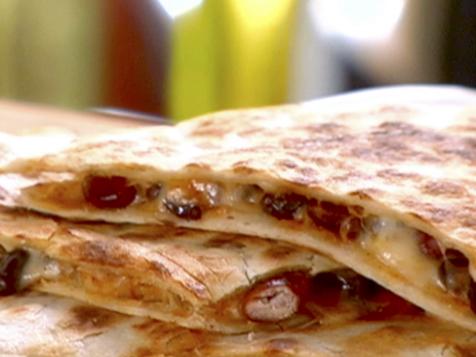 R2R: 3-Bean Chili Quesadilla