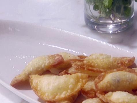 Ricotta and Vanilla Ravioli with Orange Mint Dipping Sauce