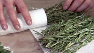Using Dry and Fresh Herbs