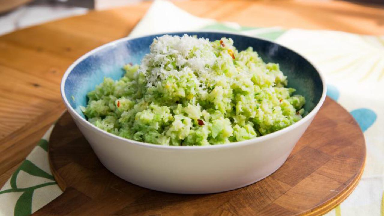 Broccoli "Rice" with Garlic, Lemon and Chile Pepper