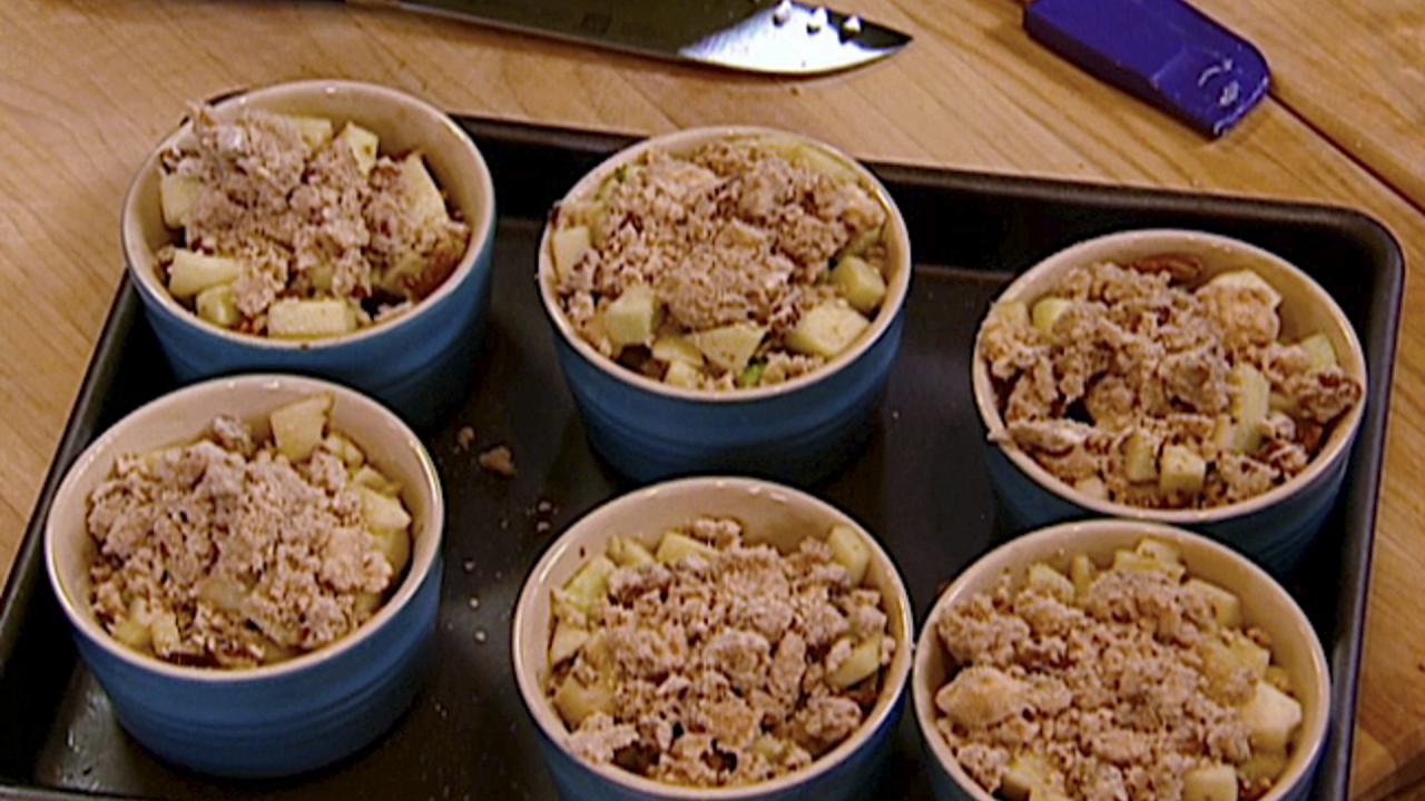 The Neelys' Apple Crisp