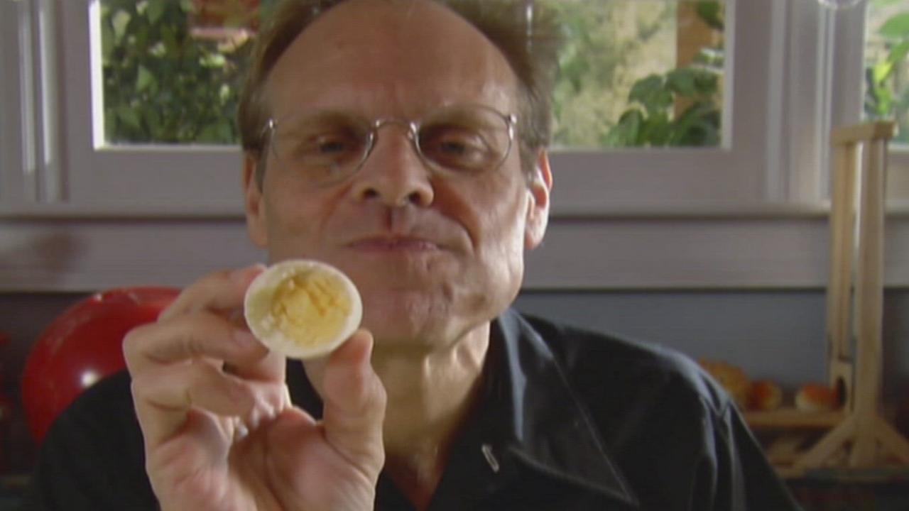 Alton Brown's Foolproof Hard-Boiled Egg Technique