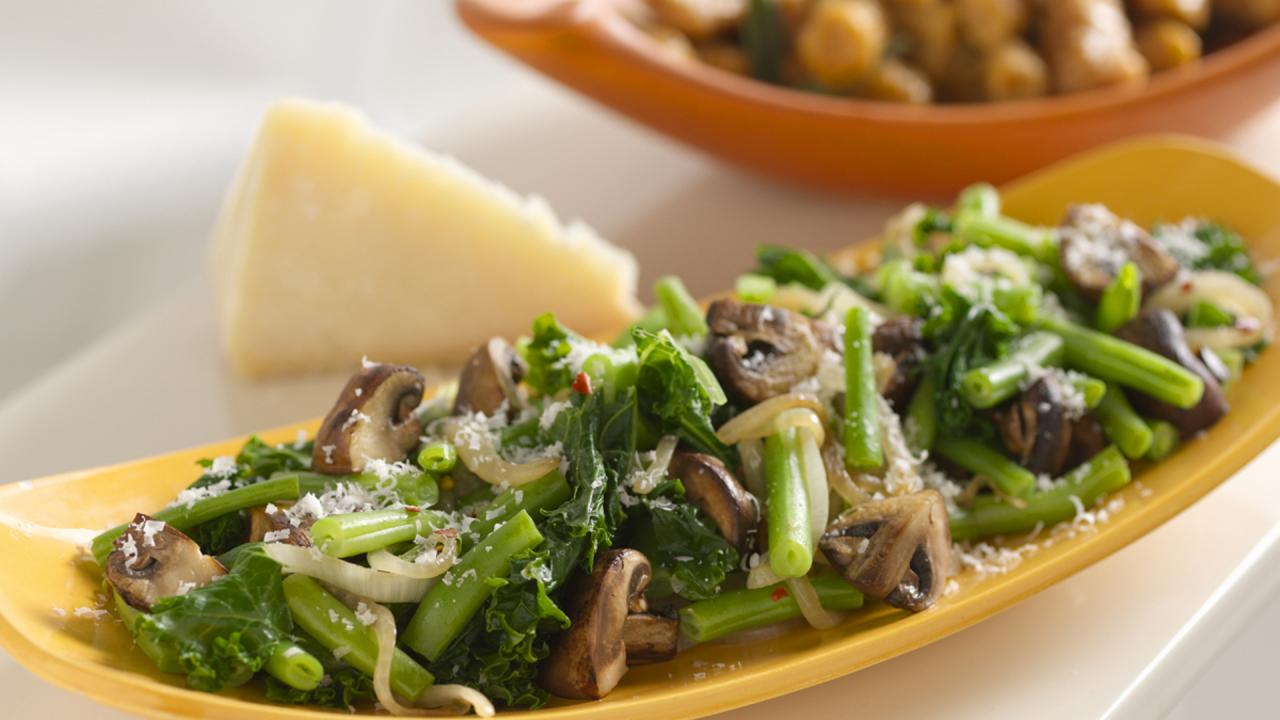 Spicy Parm Green Beans & Kale