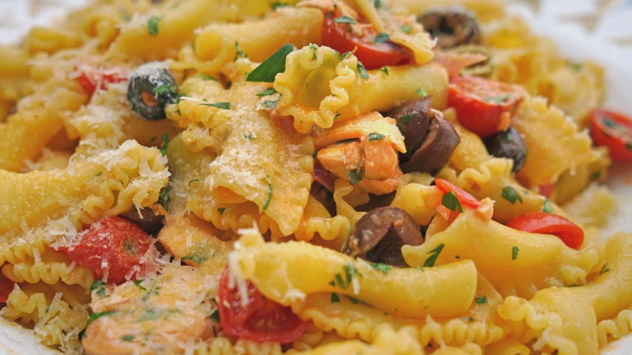 Campanelle with Fresh Puttanesca