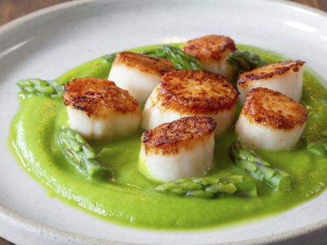 Sautéed Scallops with Asparagu