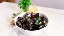 Bobby Flay's Steamed Mussels