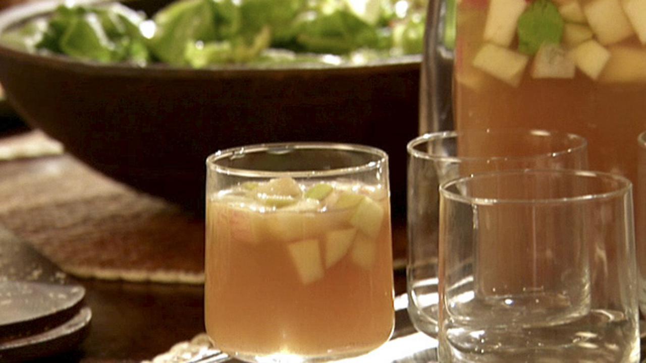 Mulled Apple Cider Cocktail