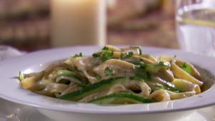 Low-Fat Fettuccini Alfredo