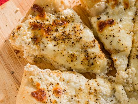 Cacio E Pepe White Pizza