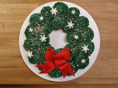 Holiday Cupcake Wreath