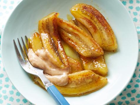 Bananas With Tangy Sweet Cream
