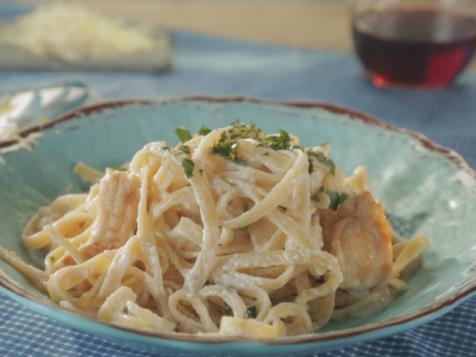Chicken Fettuccine Alfredo