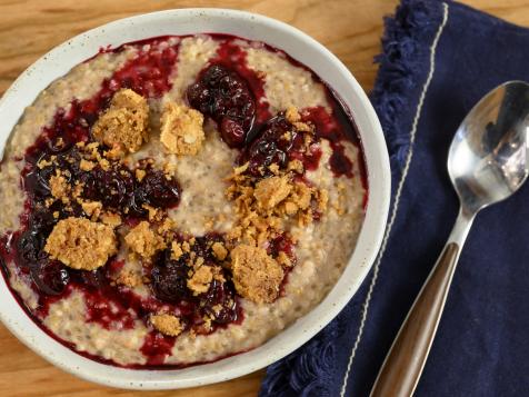 Oatmeal with Blueberry Sauce