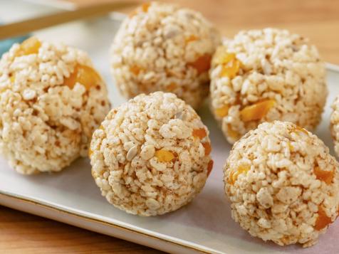 Puffed Rice Snowballs