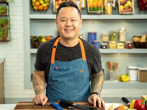 Jet Tila Shows Us Knife Skills