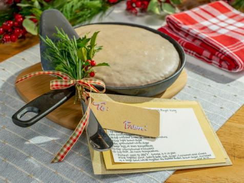 Skillet Gingerbread Cake