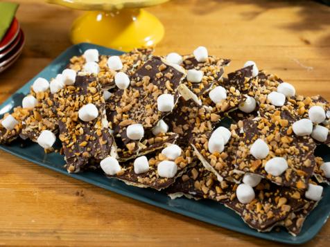 Toffee and Peanuts Matzo Bark