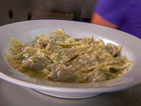 Ravioli with Garlic and Butter Sauce