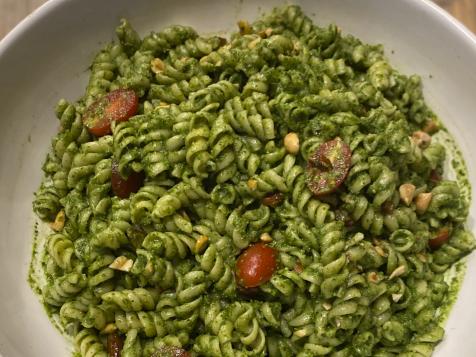 Fusilli with Spinach-Nut Pesto