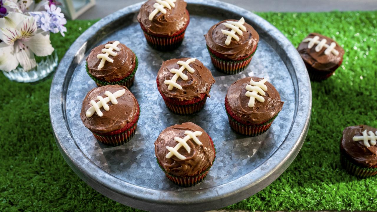 Kardea's Red Velvet Cupcakes