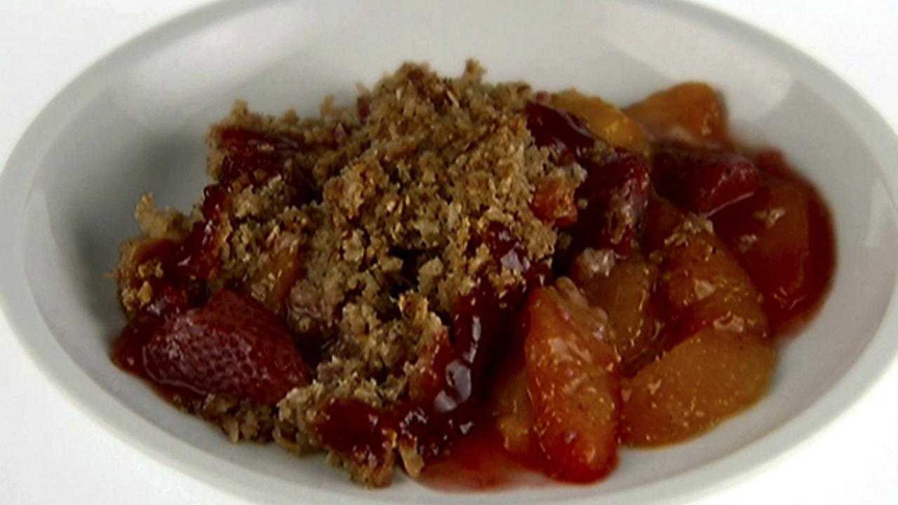 Peach Strawberry Crumble