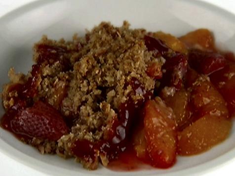 Peach Strawberry Crumble