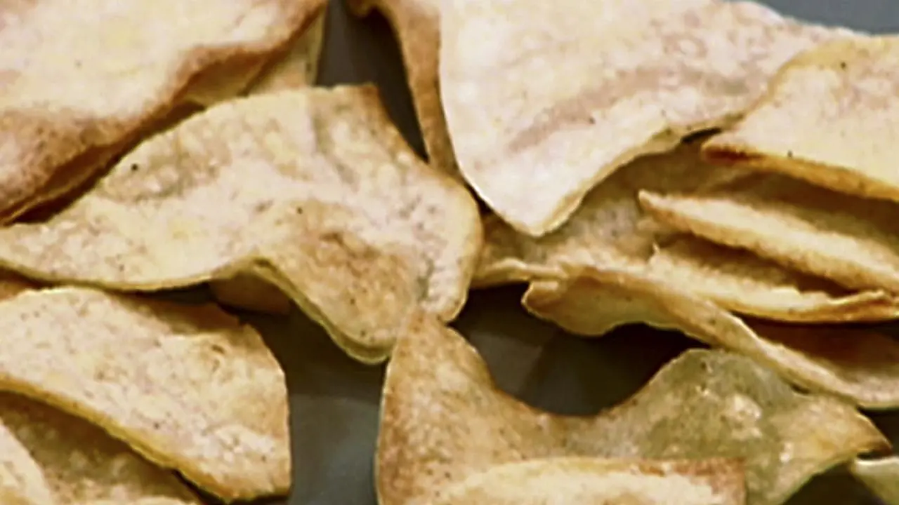 Guac With Baked Tortilla Chips