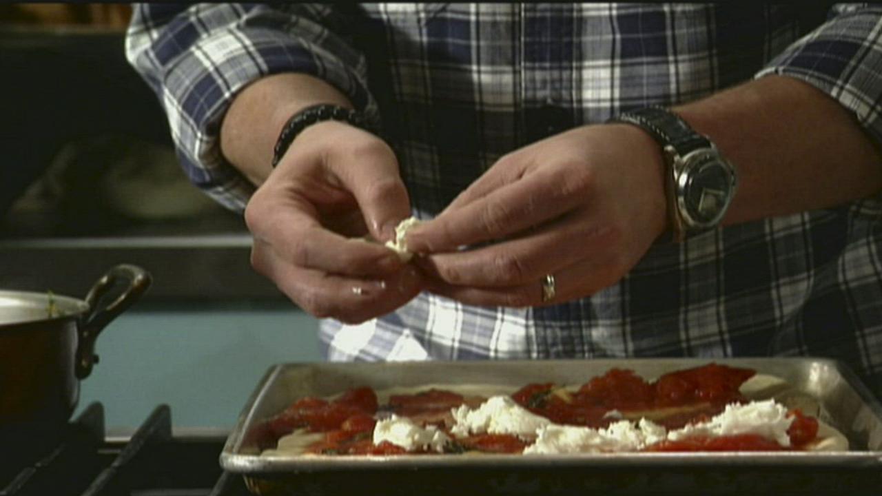 Tyler Florence Makes Pizza Margherita