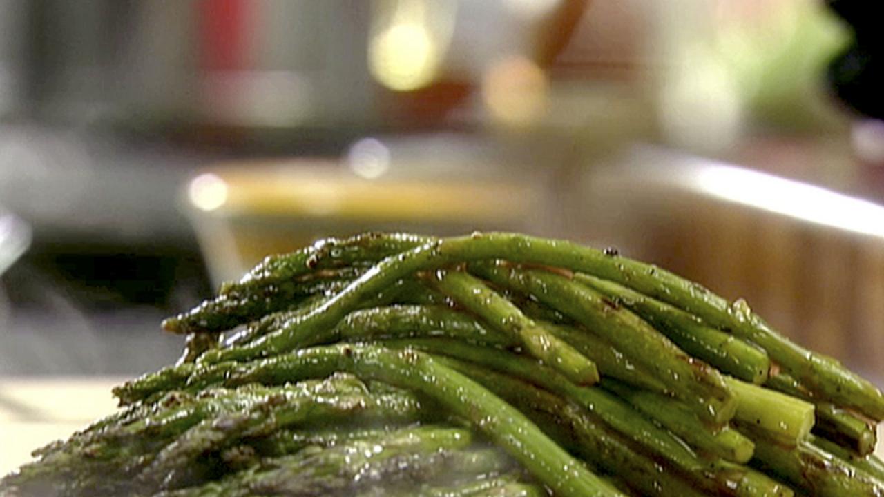 Asparagus With Rhubarb Vinegar