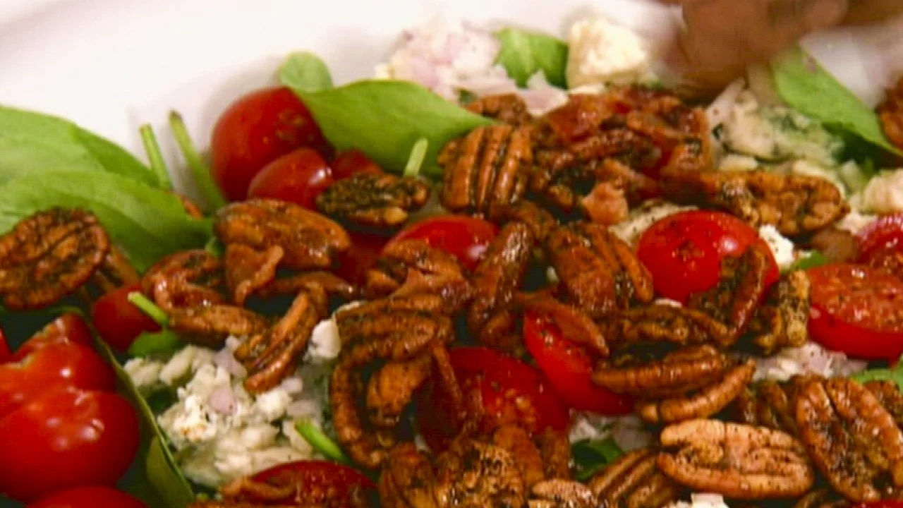 Spinach Salad & Spiced Pecans